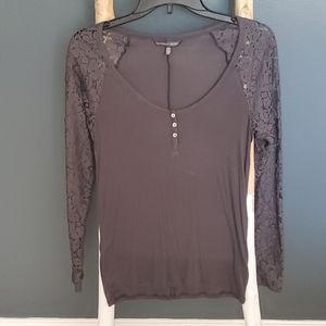 Victoria's Secret long-sleeve henley top lace sleeves and a three-button Small